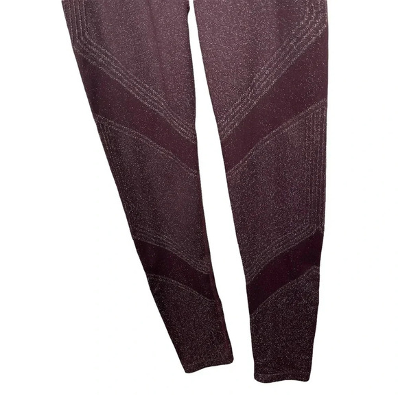 Athleta Twilight Tight in Burgundy size Small - Picture 6 of 9